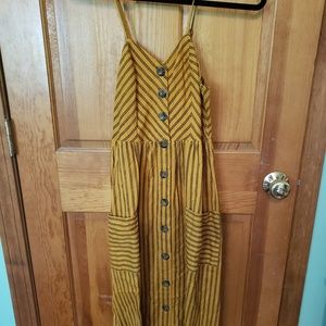 Yellow Summer Dress W/ Pockets!